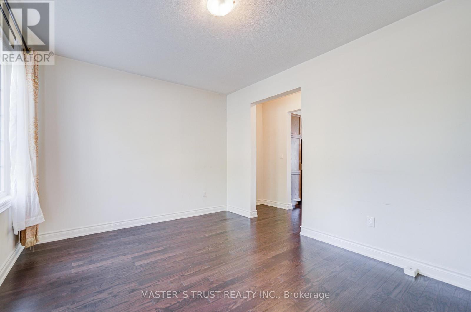 73 Sharonview Crescent, East Gwillimbury, Ontario  L9N 0L6 - Photo 6 - N12389119