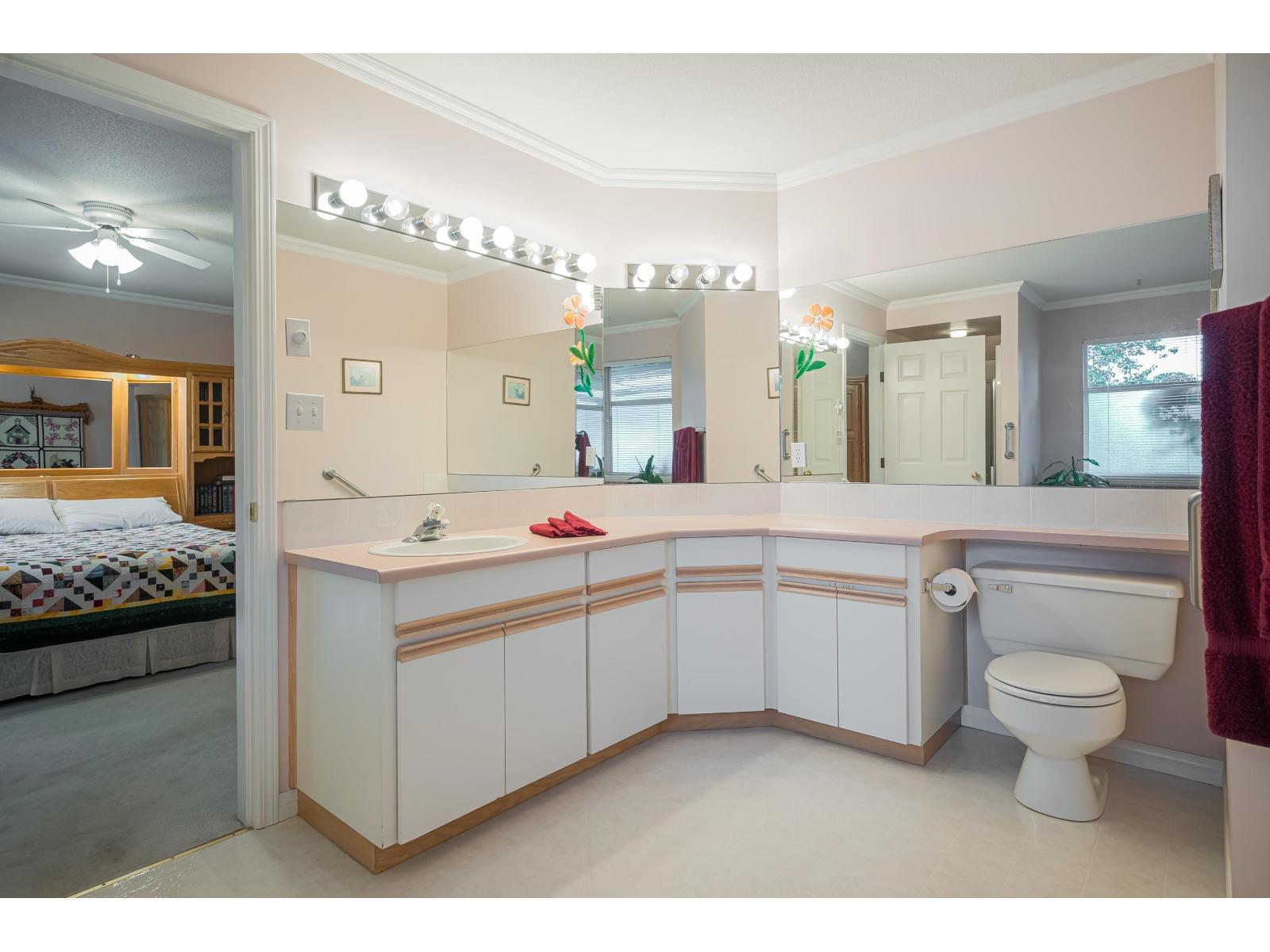 8459 142a Street, Surrey, British Columbia  V2W 0Z8 - Photo 19 - R3061101