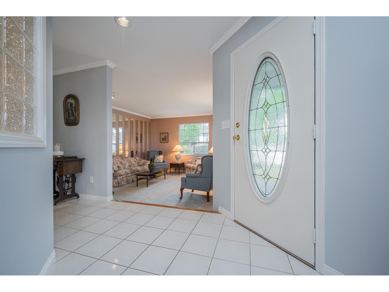 8459 142a Street, Surrey, British Columbia  V2W 0Z8 - Photo 3 - R3061101