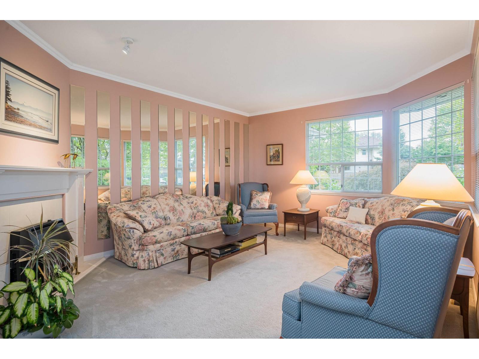 8459 142a Street, Surrey, British Columbia  V2W 0Z8 - Photo 4 - R3061101