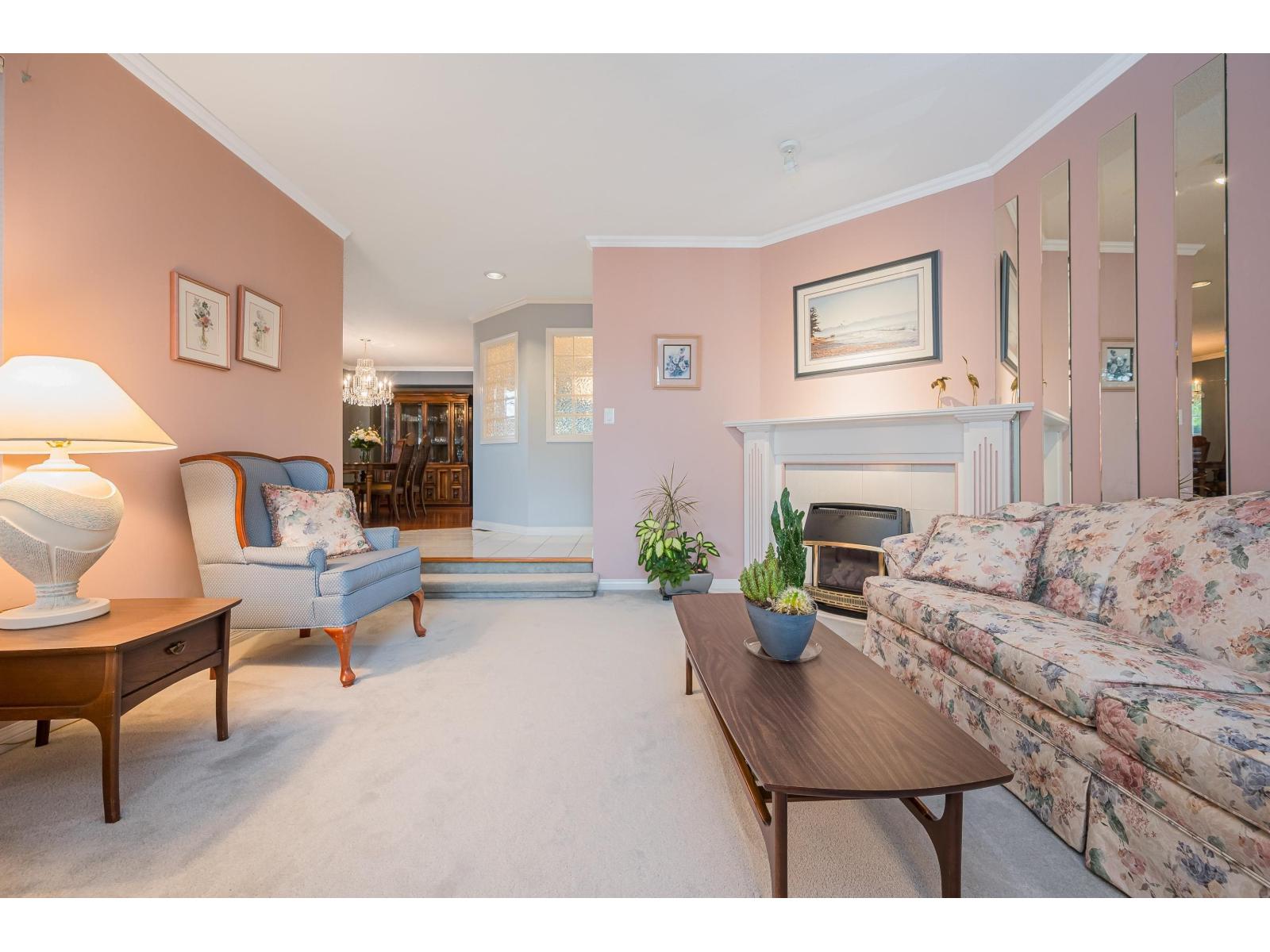 8459 142a Street, Surrey, British Columbia  V2W 0Z8 - Photo 5 - R3061101