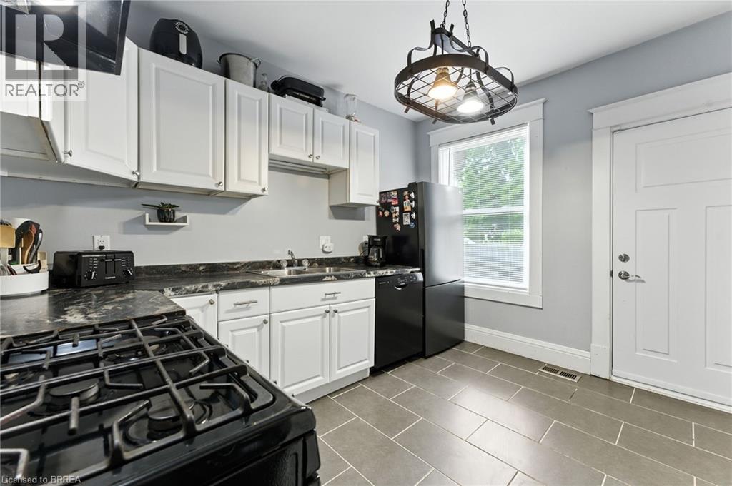 7 Superior Street, Brantford, Ontario  N3S 2J9 - Photo 9 - 40773452
