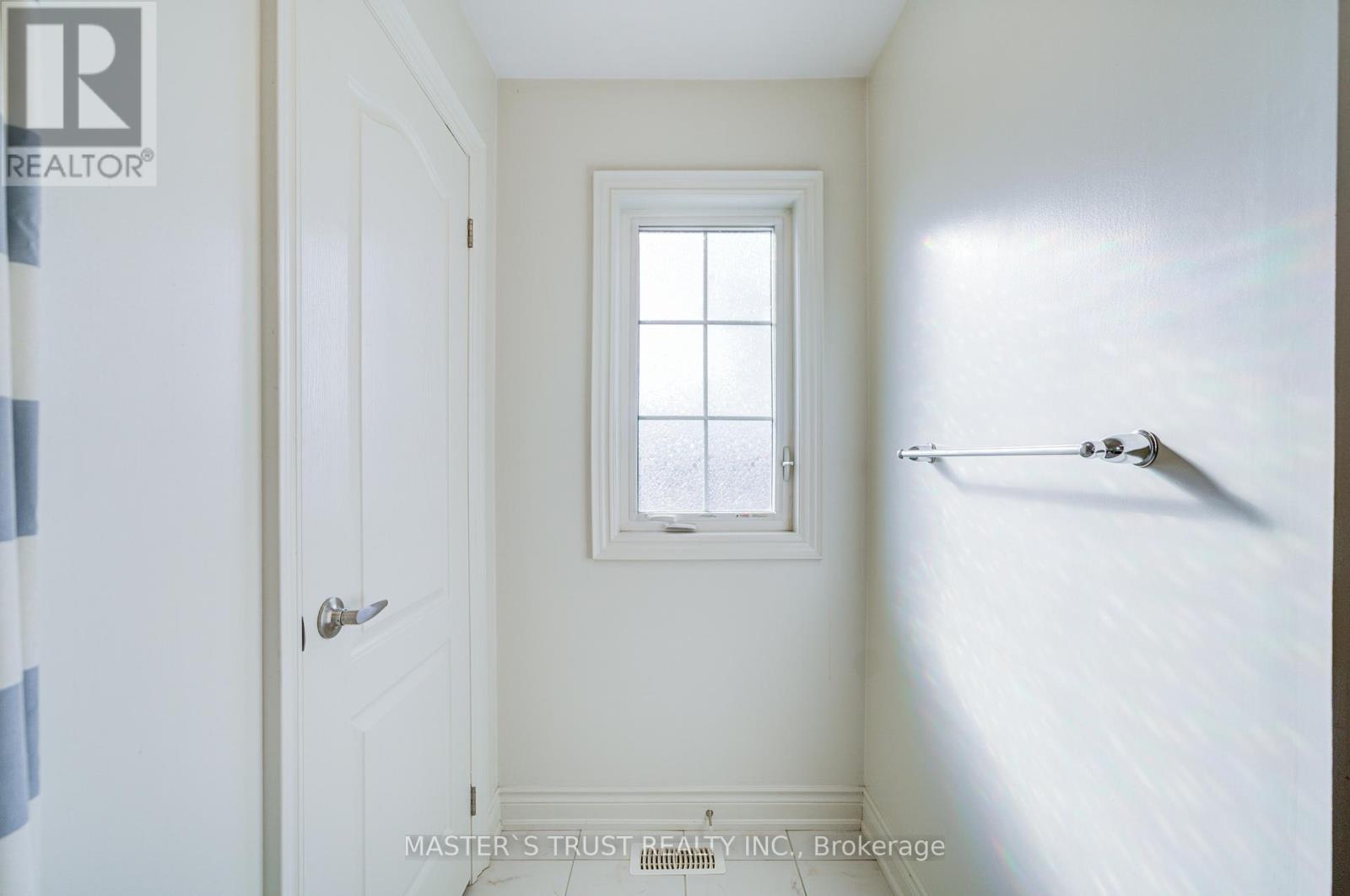 73 Sharonview Crescent, East Gwillimbury, Ontario  L9N 0L6 - Photo 29 - N12389119