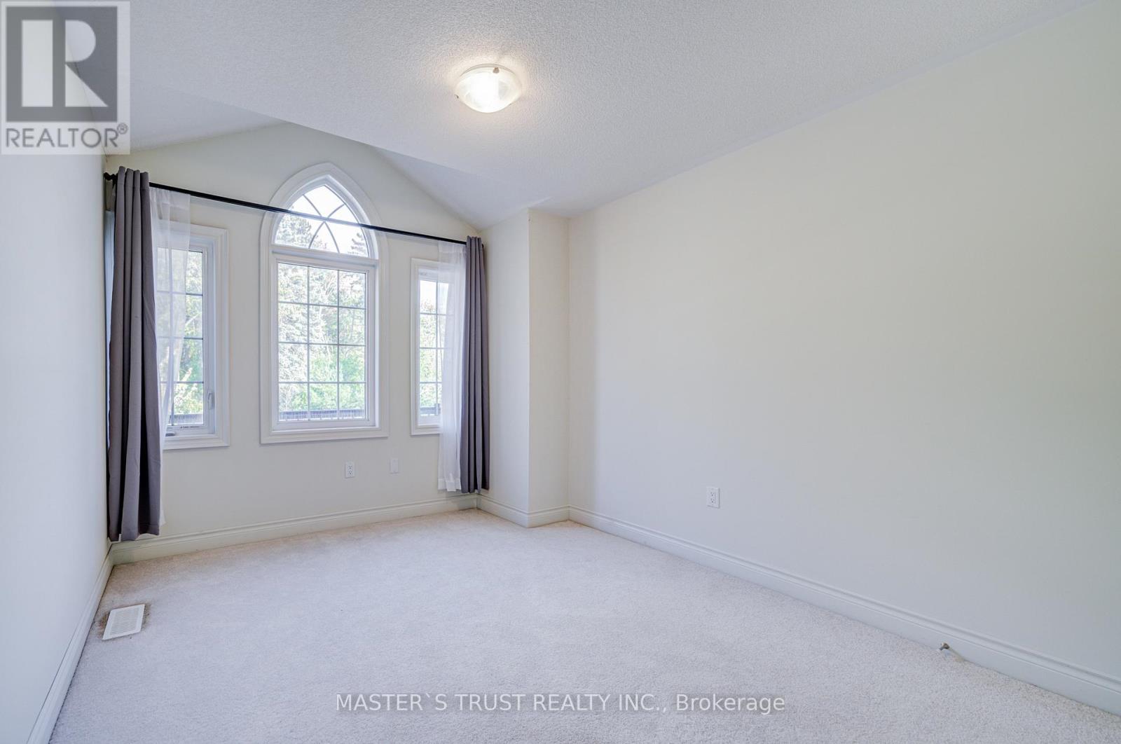 73 Sharonview Crescent, East Gwillimbury, Ontario  L9N 0L6 - Photo 31 - N12389119