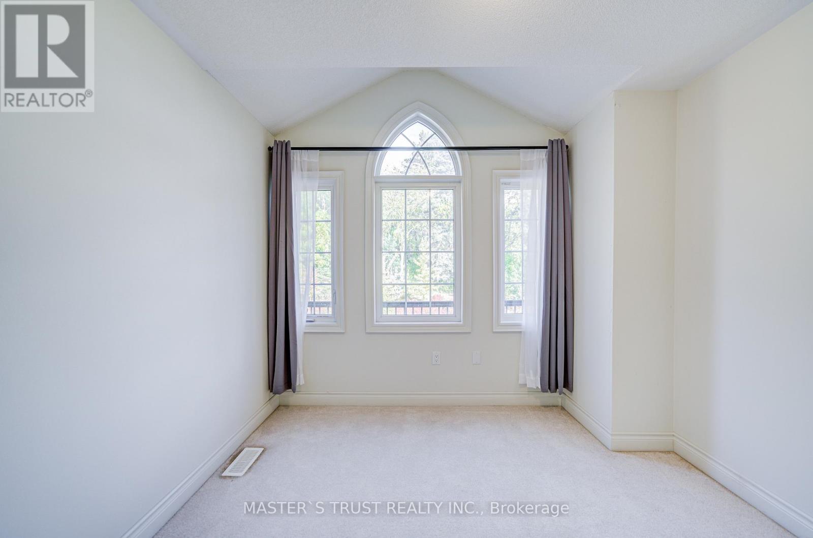 73 Sharonview Crescent, East Gwillimbury, Ontario  L9N 0L6 - Photo 32 - N12389119
