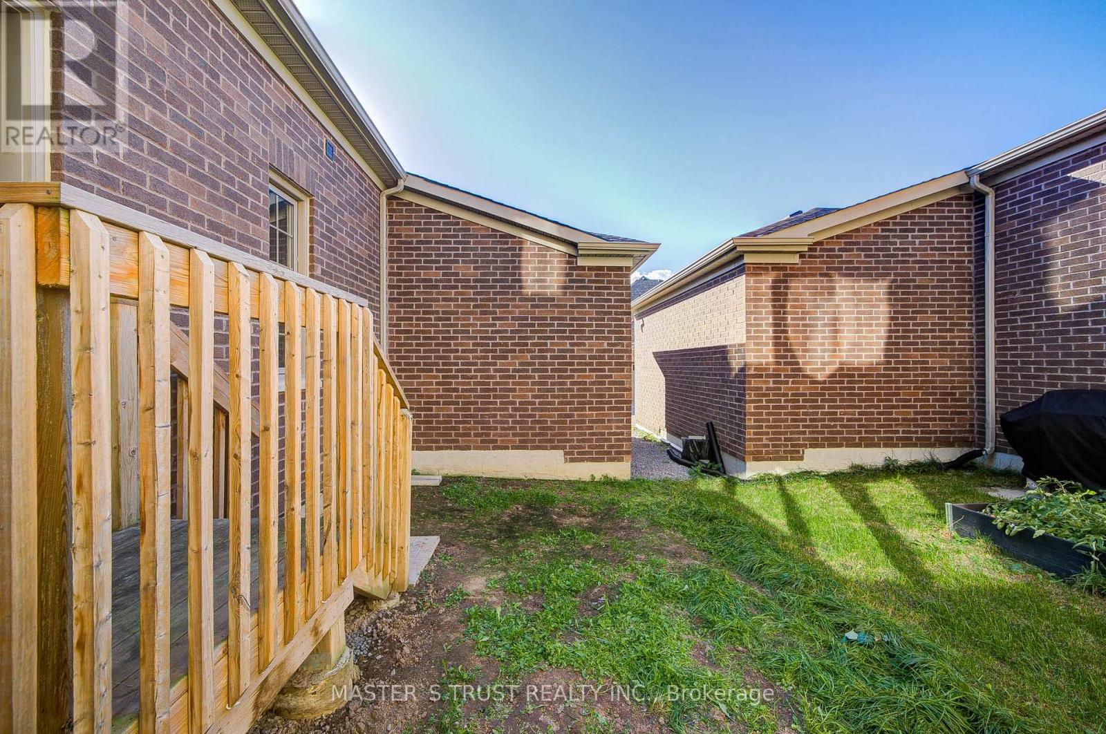 73 Sharonview Crescent, East Gwillimbury, Ontario  L9N 0L6 - Photo 34 - N12389119
