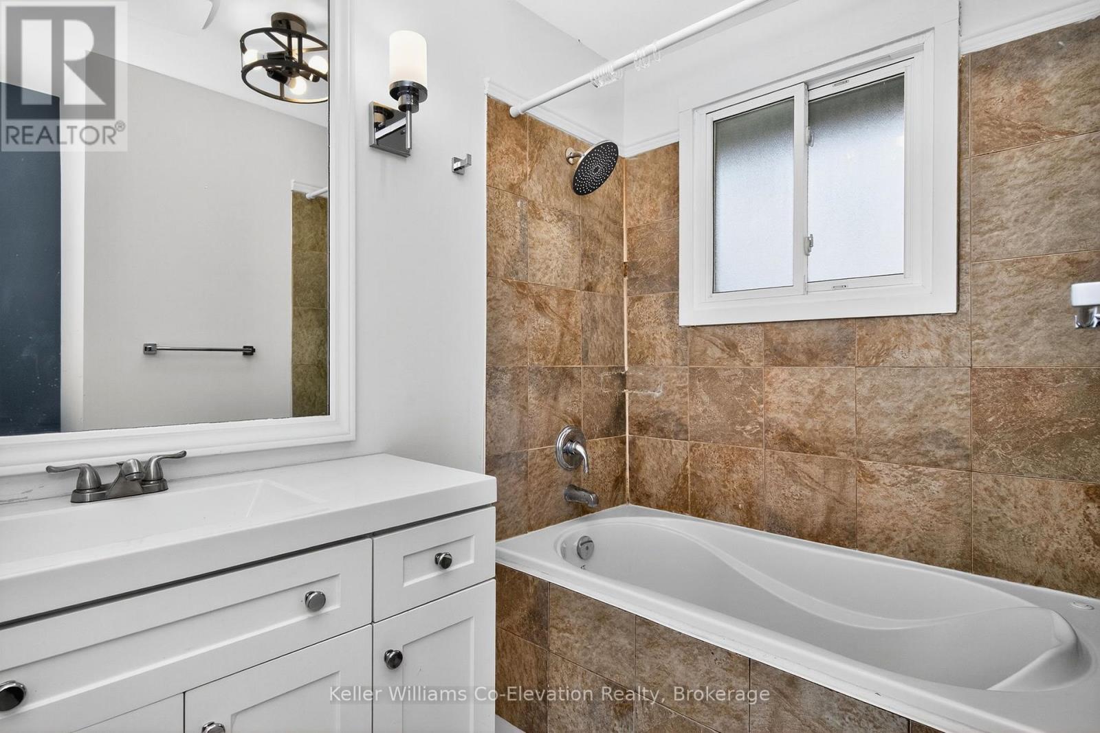 556 Champlain Road, Tiny, Ontario  L9M 0C2 - Photo 12 - S12476845