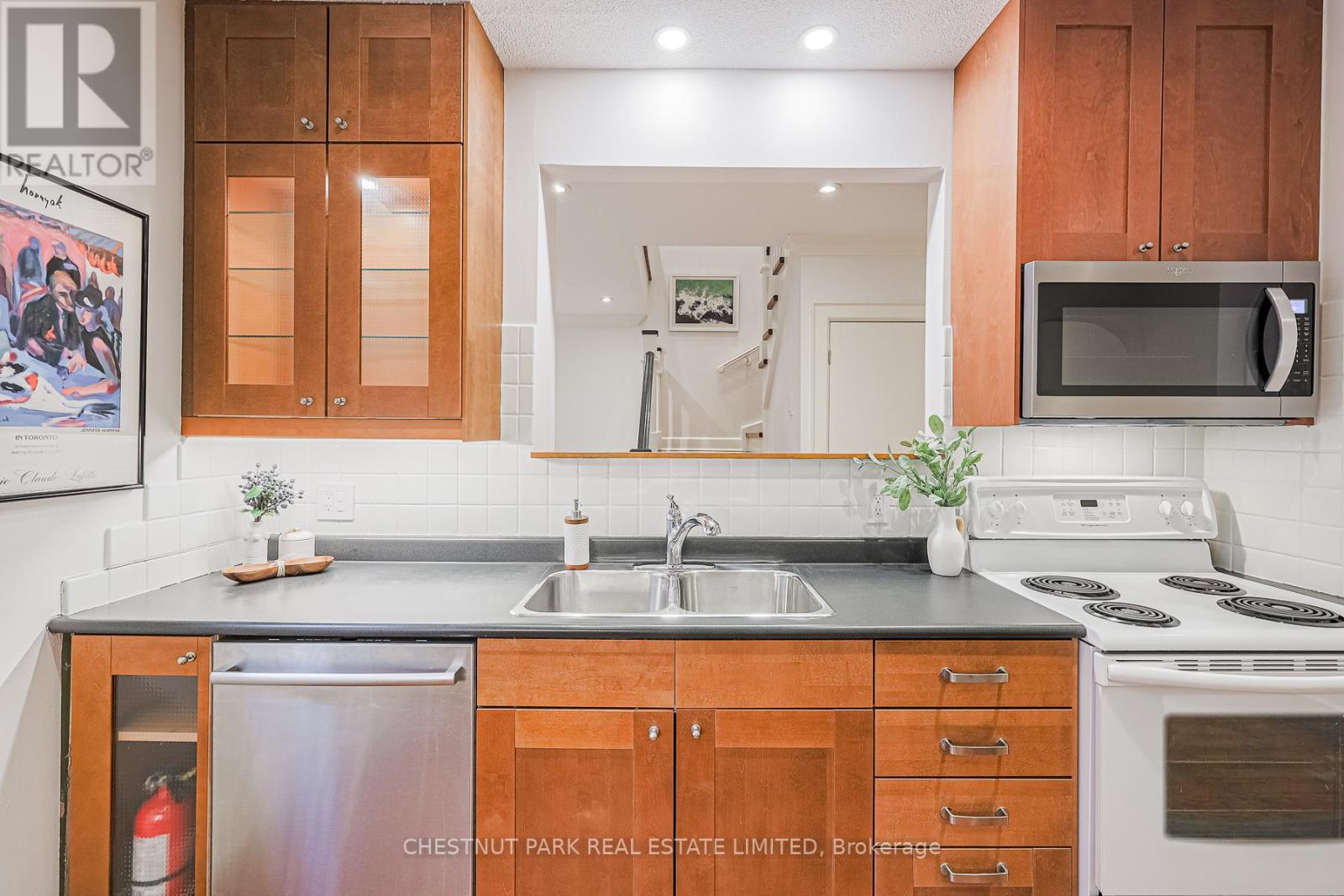 111 - 480 Oriole Parkway, Toronto, Ontario  M5P 2H8 - Photo 16 - C12476749