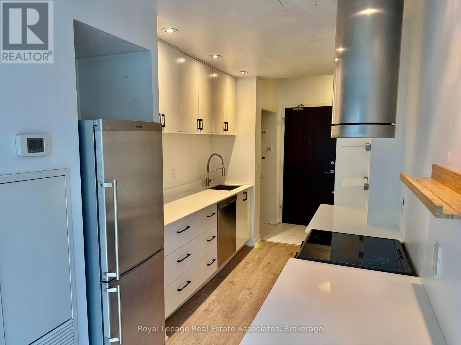 505 - 38 Dan Leckie Way, Toronto, Ontario  M5V 2V1 - Photo 2 - C12476813