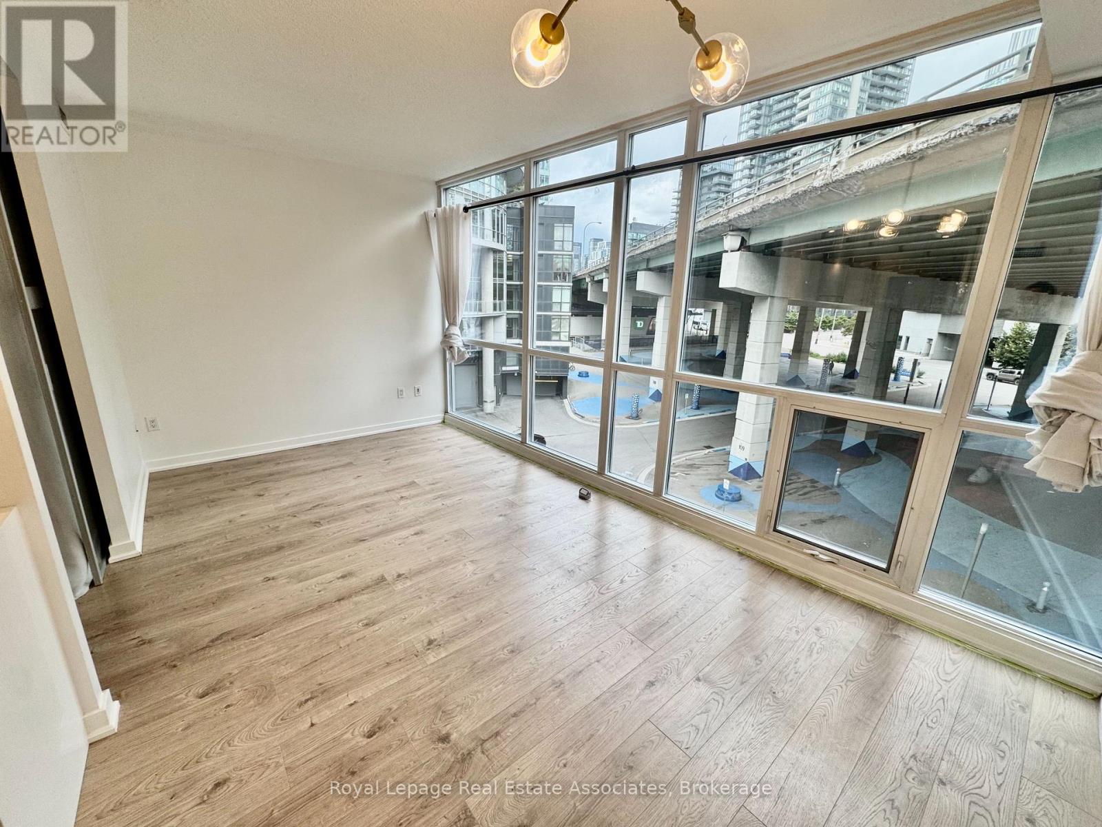 505 - 38 Dan Leckie Way, Toronto, Ontario  M5V 2V1 - Photo 5 - C12476813
