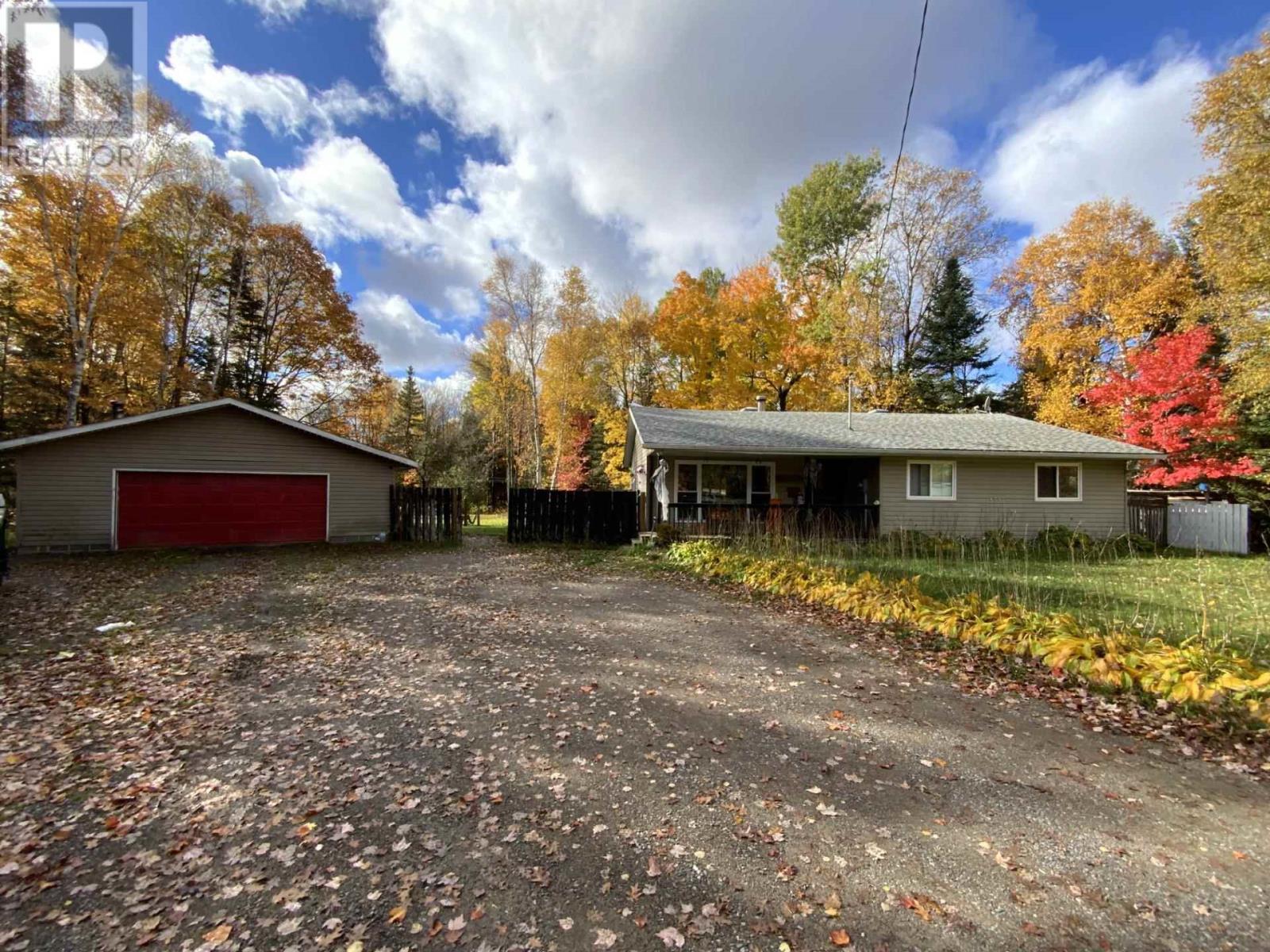 271 Highway 552 E, Goulais River, Ontario  P0S 1E0 - Photo 2 - SM253051