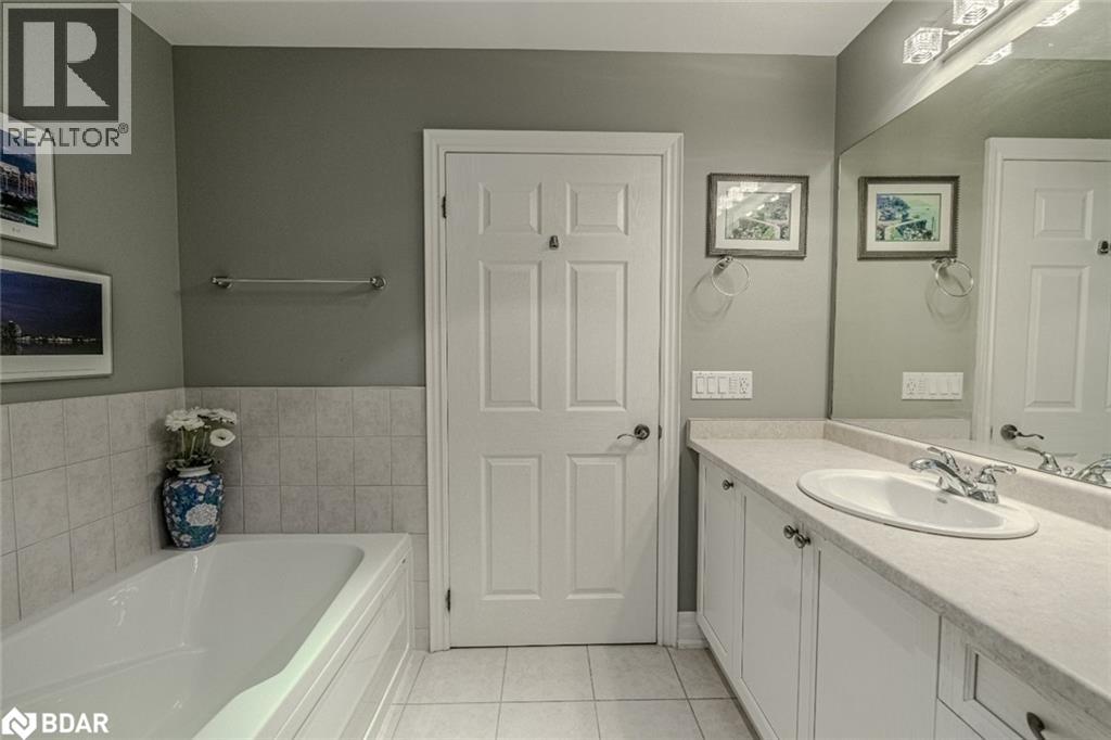 130 Steamship Bay Road Unit# 207, Gravenhurst, Ontario  P1P 1Z9 - Photo 14 - 40754903