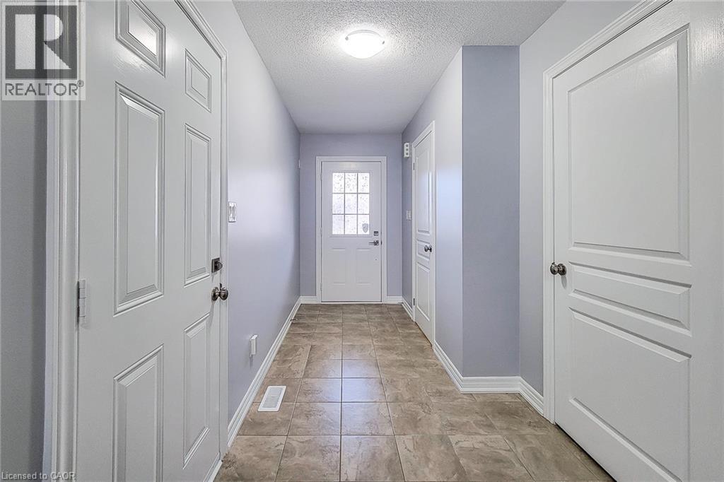 222 Fall Fair Way Unit# 32, Binbrook, Ontario  L0R 1C0 - Photo 4 - 40776415