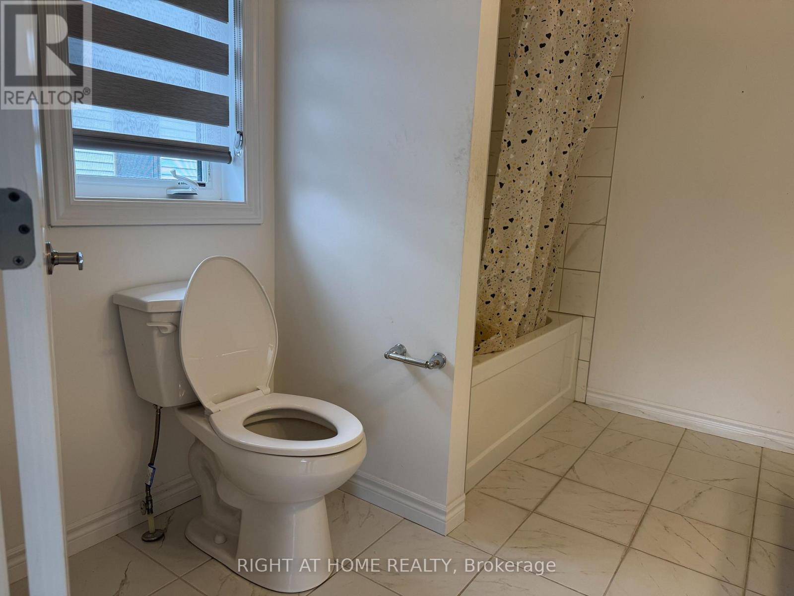 110 Daugaard Avenue, Brant, Ontario  N3L 0L6 - Photo 9 - X12463761