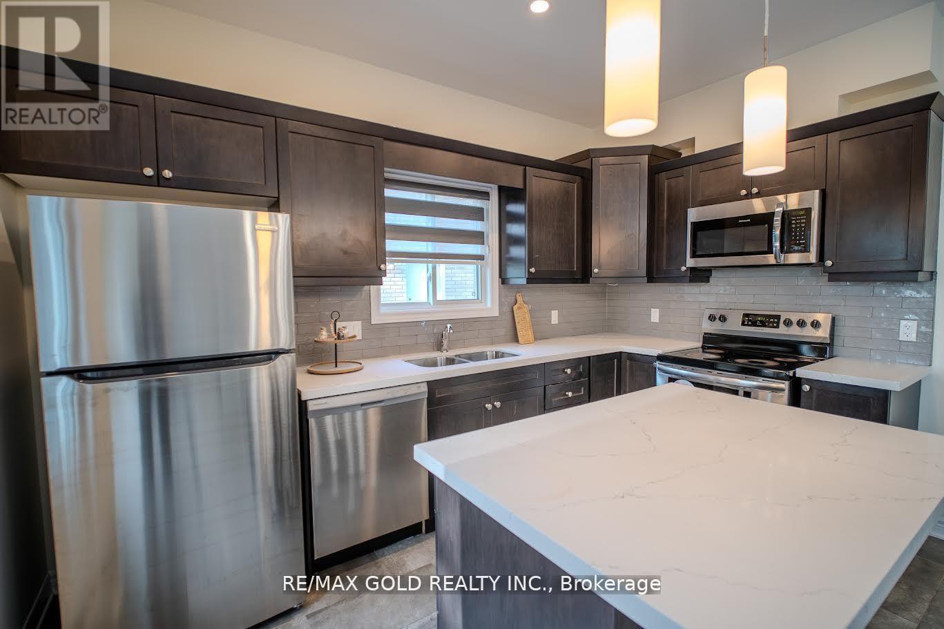 7395 Sherrilee Crescent, Niagara Falls, Ontario  L2H 3T4 - Photo 14 - X12476570