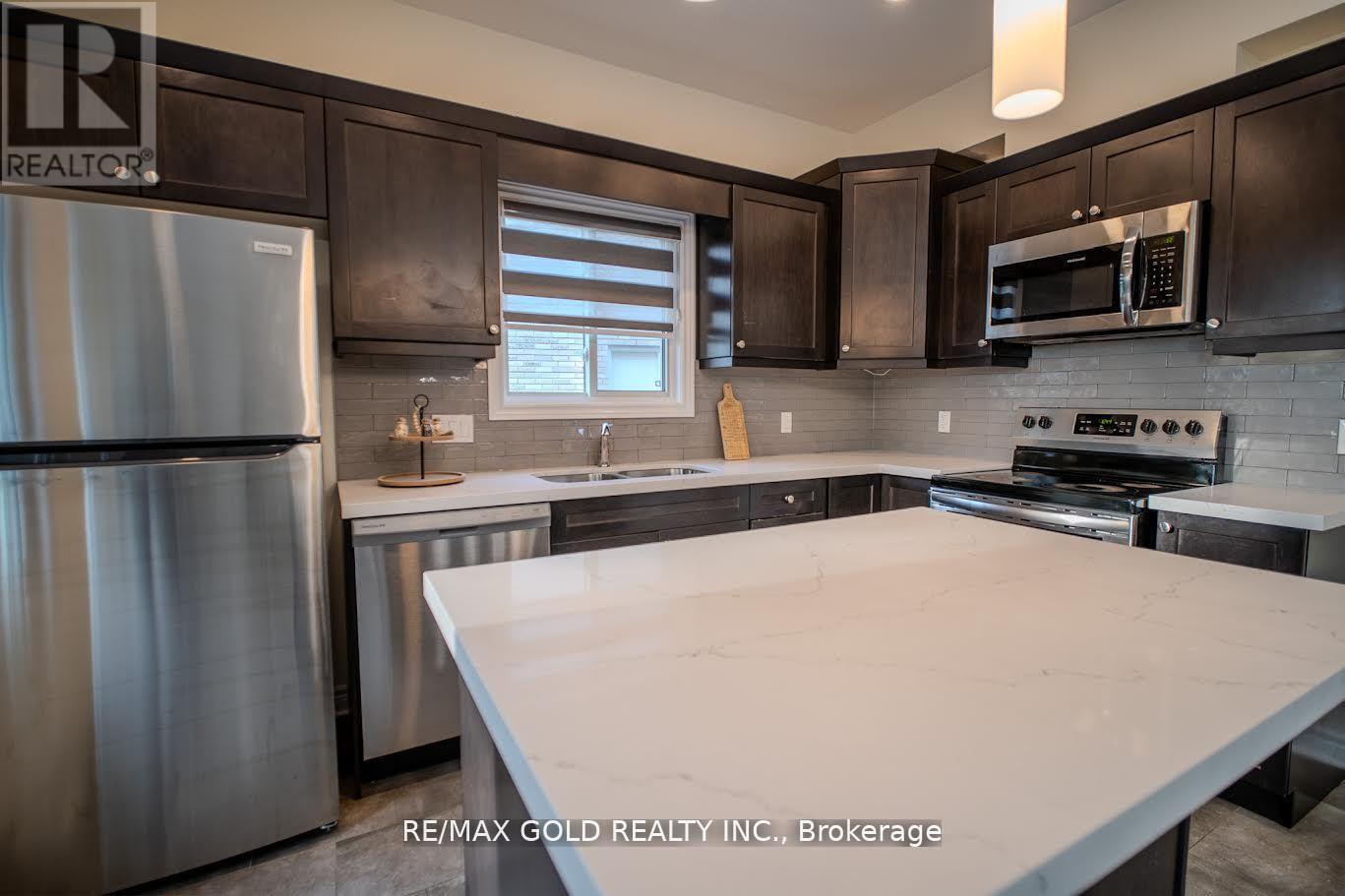 7395 Sherrilee Crescent, Niagara Falls, Ontario  L2H 3T4 - Photo 13 - X12476570