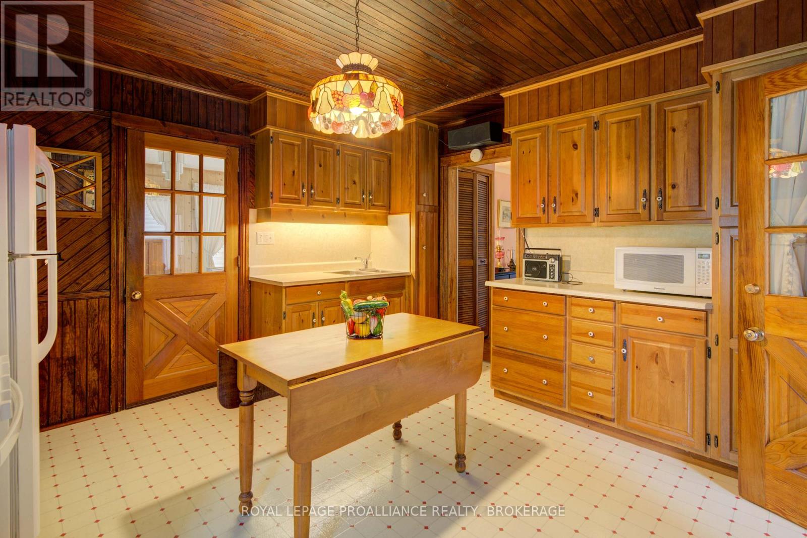 21 Osborne Street, Gananoque, Ontario  K7G 2N4 - Photo 13 - X12476836