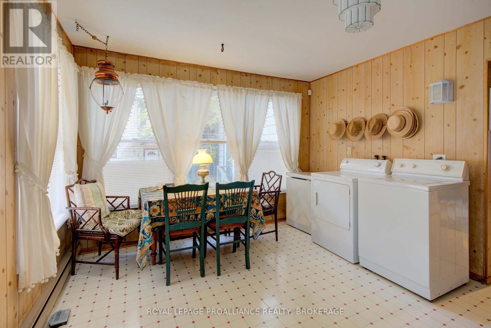 21 Osborne Street, Gananoque, Ontario  K7G 2N4 - Photo 18 - X12476836