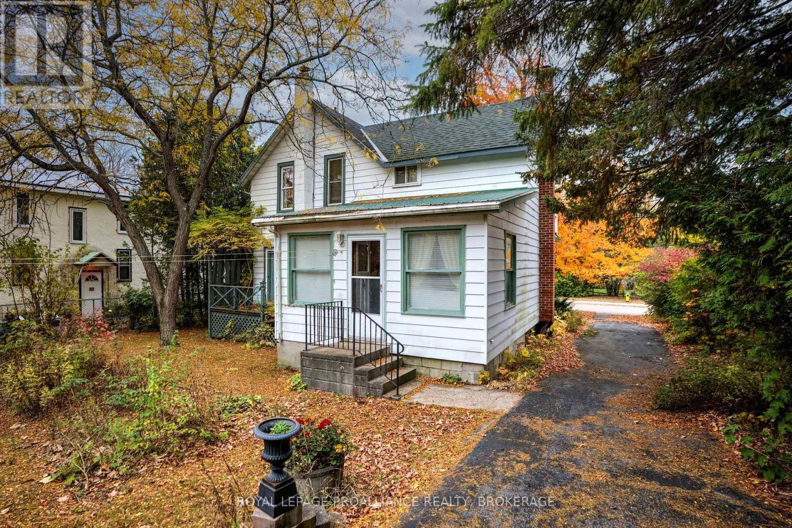 21 Osborne Street, Gananoque, Ontario  K7G 2N4 - Photo 7 - X12476836