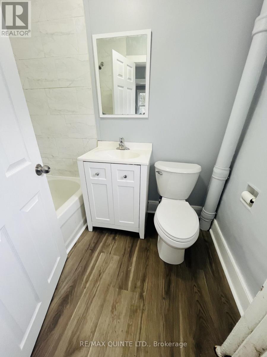 73/75 Queen Street, Belleville, Ontario K8N 3M3 - Photo 11 - X12476905