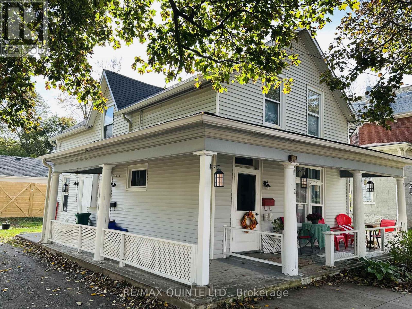 73/75 Queen Street, Belleville, Ontario K8N 3M3 - Photo 2 - X12476905