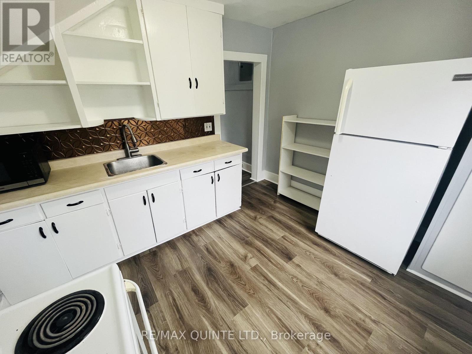 73/75 Queen Street, Belleville, Ontario K8N 3M3 - Photo 5 - X12476905