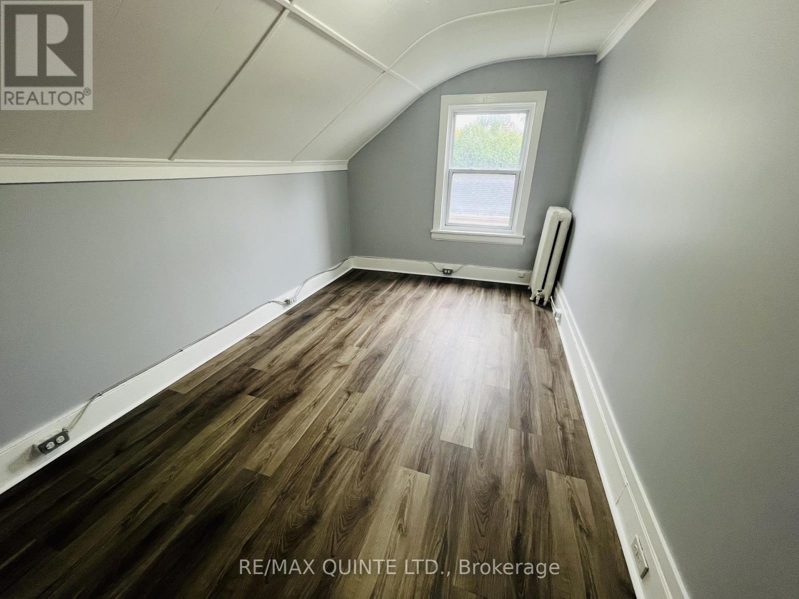 73/75 Queen Street, Belleville, Ontario K8N 3M3 - Photo 9 - X12476905