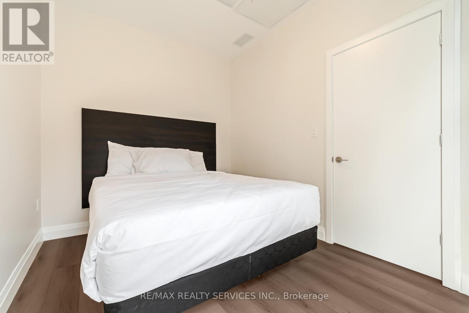 #1 - 30 Dean Park Road, Toronto, Ontario  M1B 3H1 - Photo 10 - E12476756