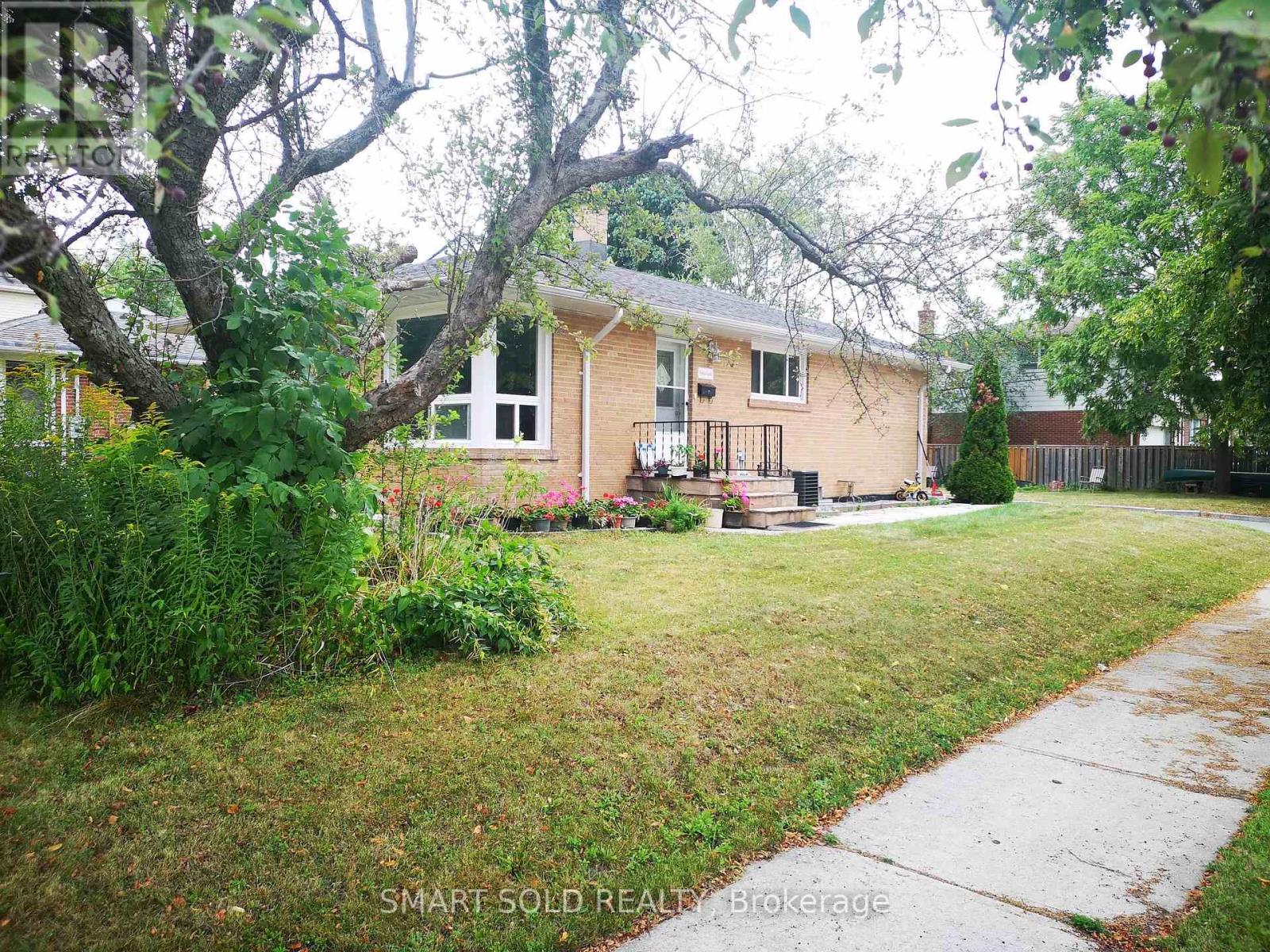 MAIN - 58 EMMELINE CRESCENT, Toronto, Ontario