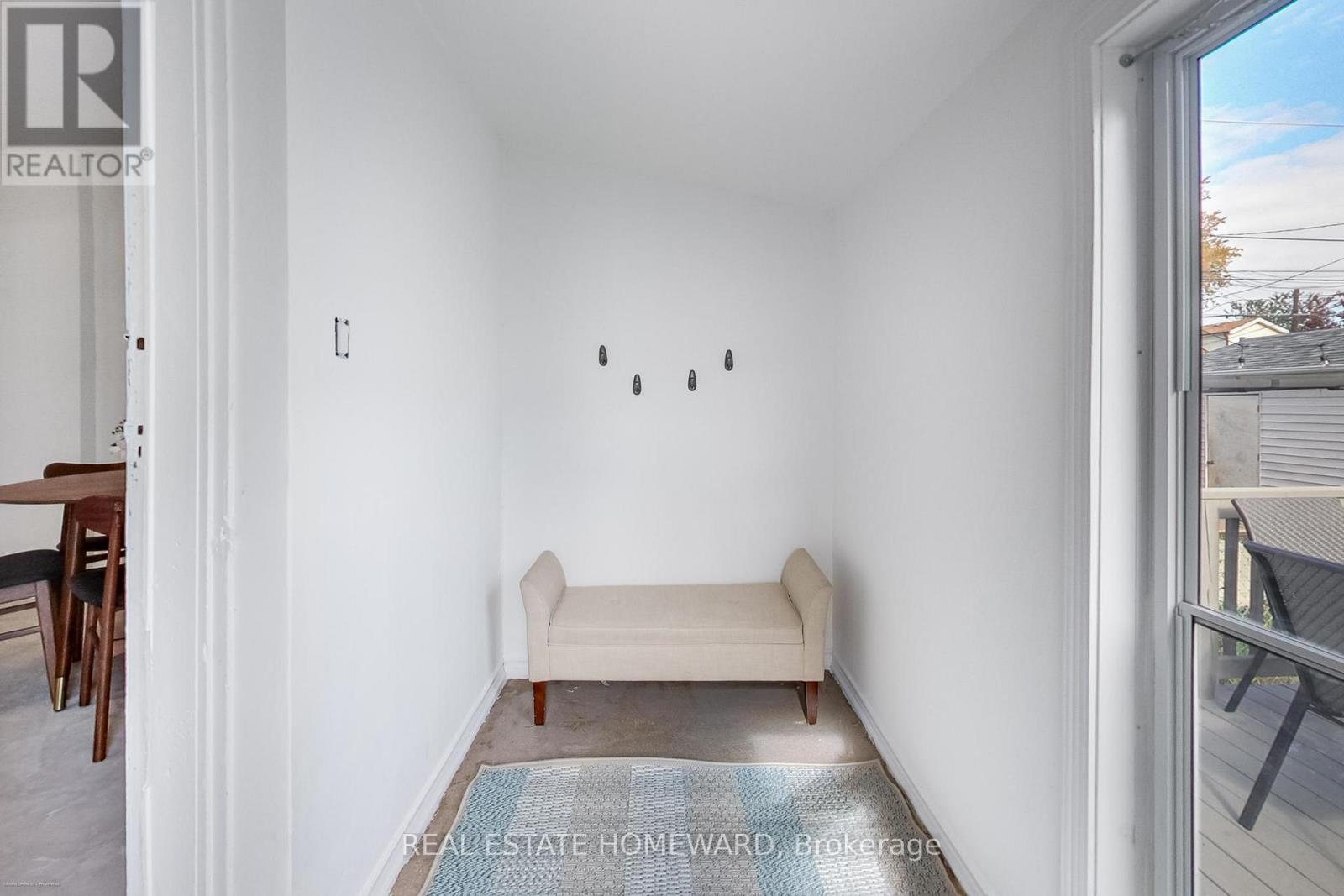 255 Westlake Avenue, Toronto, Ontario  M4C 4T3 - Photo 19 - E12476782