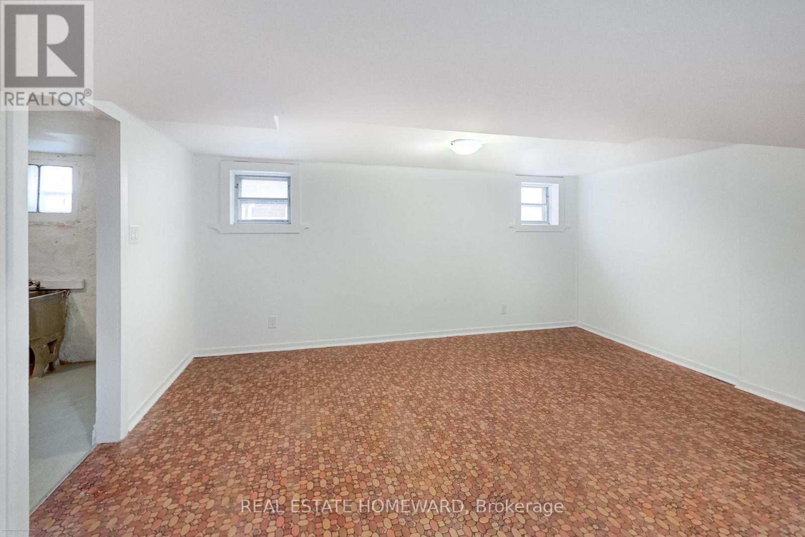 255 Westlake Avenue, Toronto, Ontario  M4C 4T3 - Photo 28 - E12476782