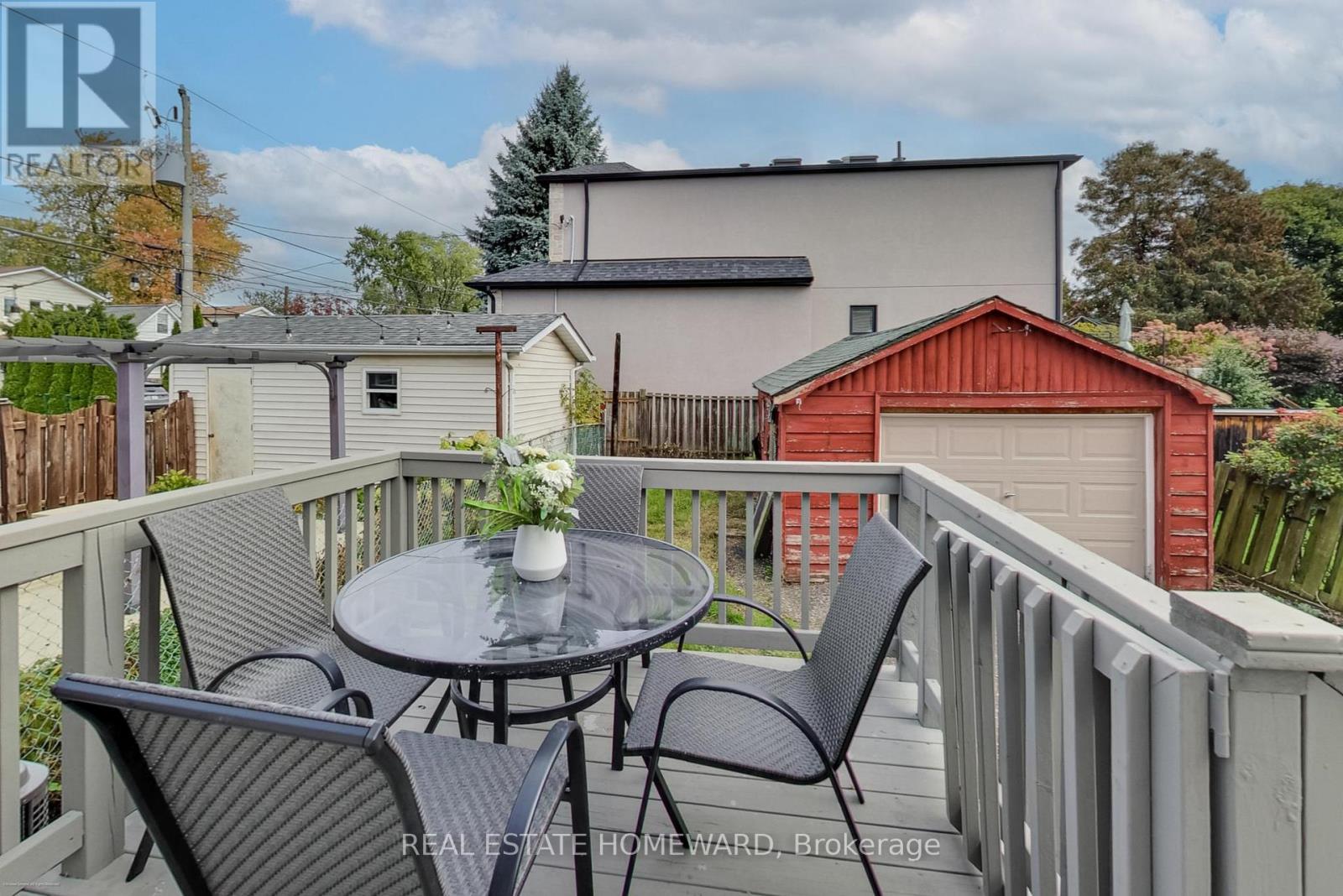 255 Westlake Avenue, Toronto, Ontario  M4C 4T3 - Photo 32 - E12476782