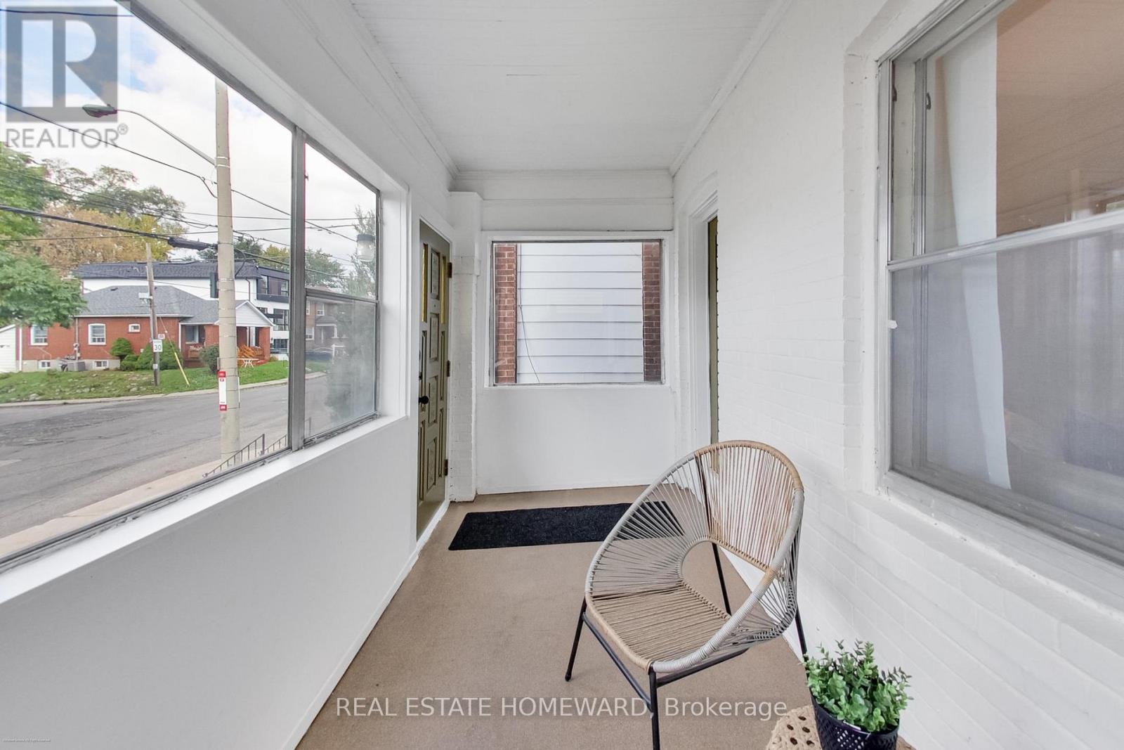 255 Westlake Avenue, Toronto, Ontario  M4C 4T3 - Photo 4 - E12476782