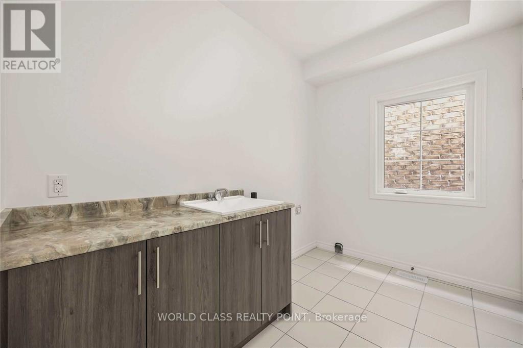 109 Merivale Court, Oshawa, Ontario  L1H 8S4 - Photo 10 - E12476817