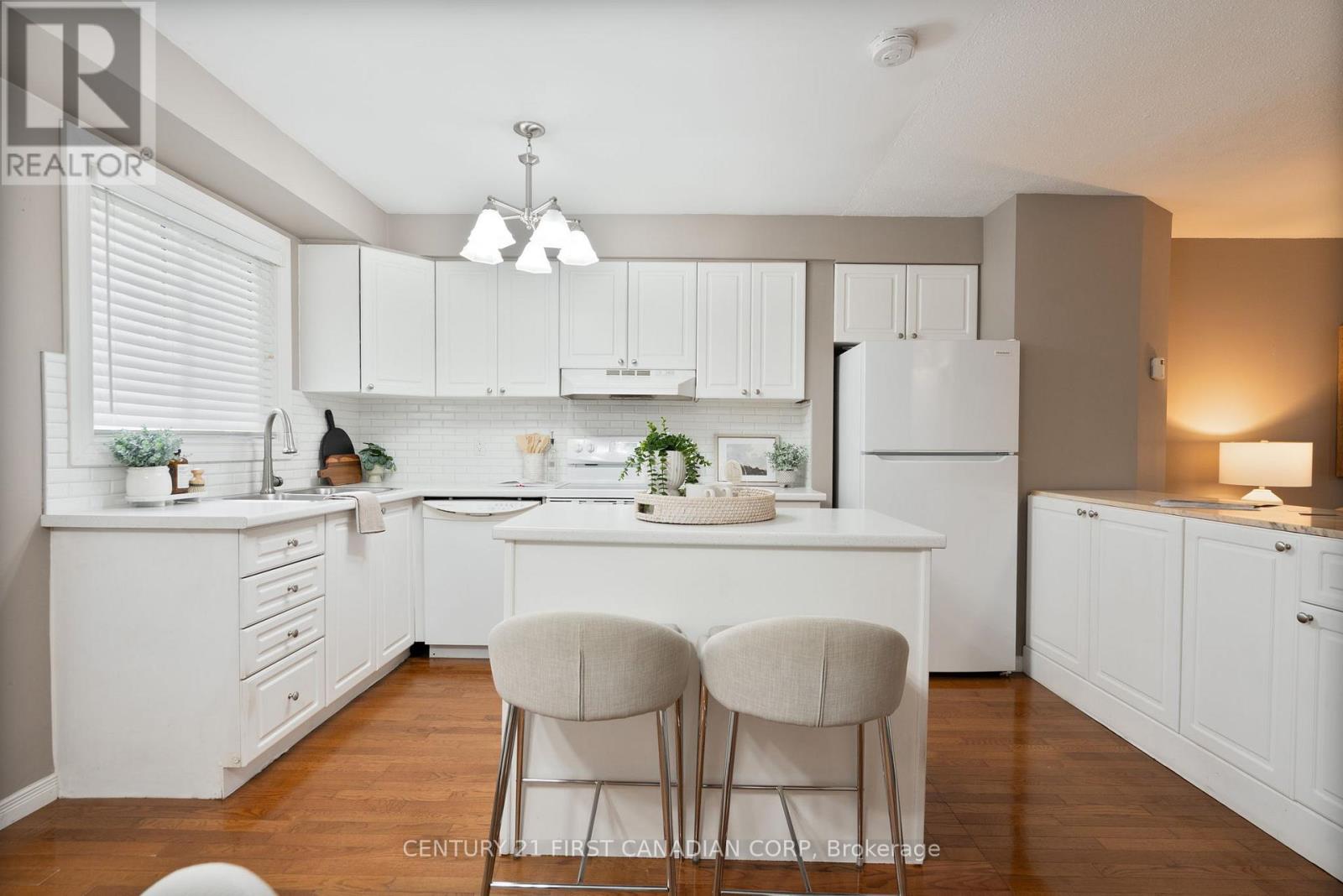 21 - 320 Westminster Avenue, London South, Ontario  N6C 5H5 - Photo 6 - X12476862
