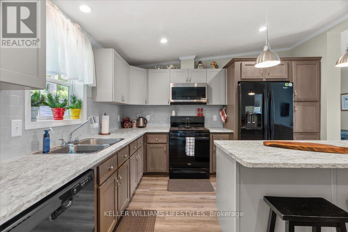 13 Kellestine Drive, Strathroy-Caradoc, Ontario  N7G 0C5 - Photo 10 - X12476876