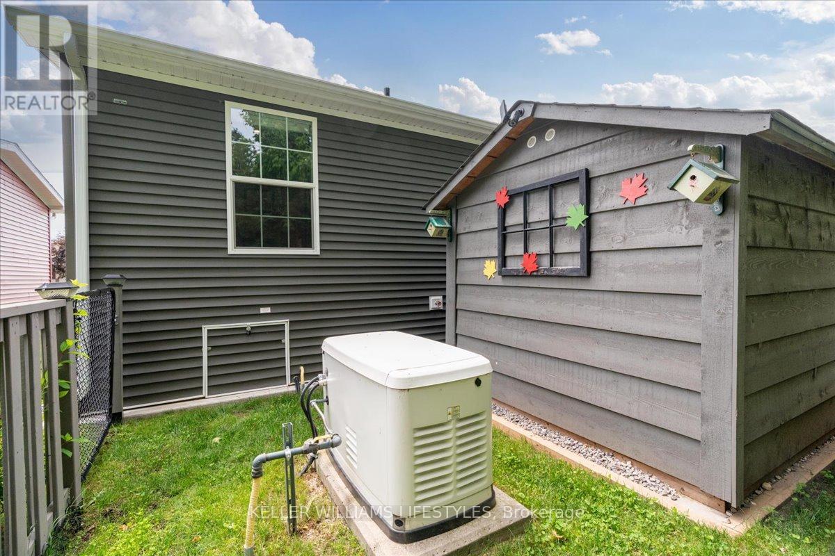 13 Kellestine Drive, Strathroy-Caradoc, Ontario  N7G 0C5 - Photo 34 - X12476876