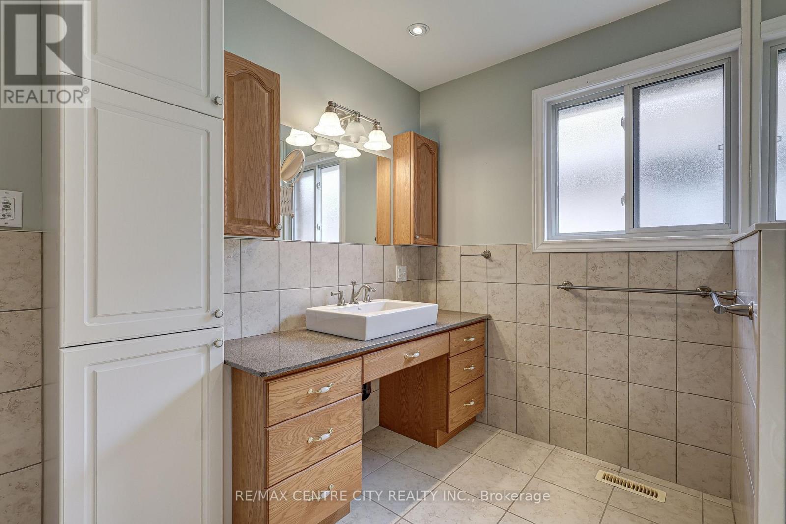 29 Hickory Lane, St. Thomas, Ontario  N5R 6K9 - Photo 24 - X12476901