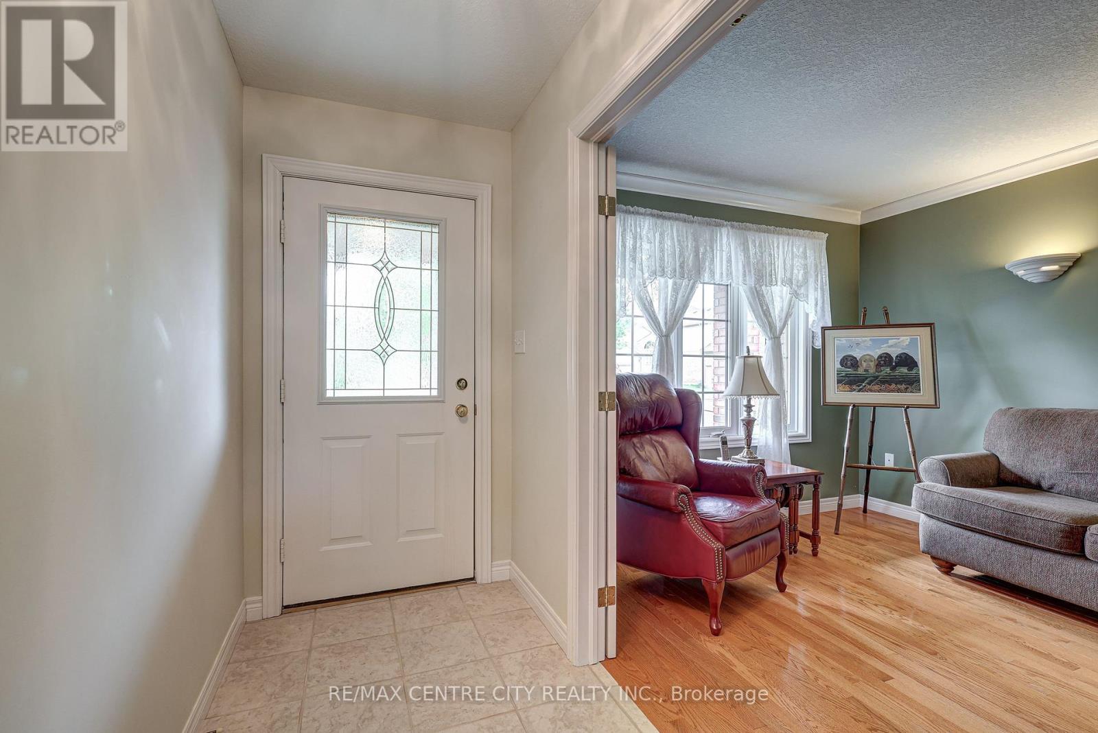 29 Hickory Lane, St. Thomas, Ontario  N5R 6K9 - Photo 26 - X12476901