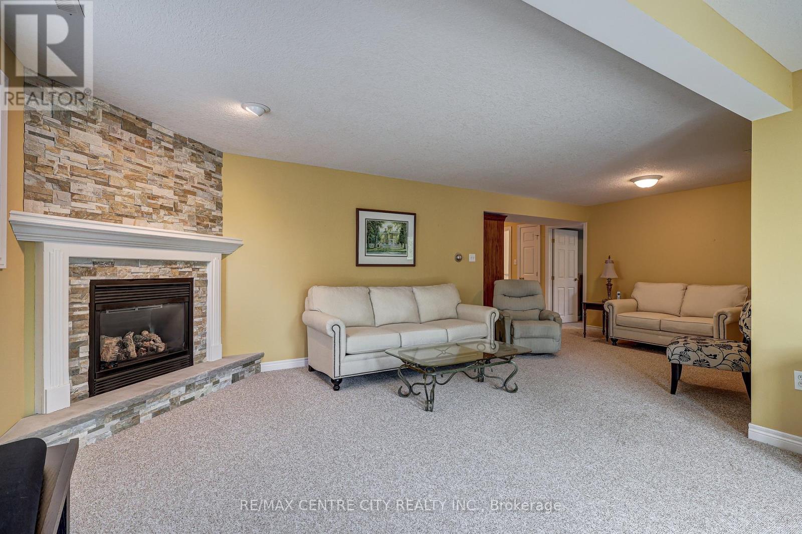 29 Hickory Lane, St. Thomas, Ontario  N5R 6K9 - Photo 34 - X12476901