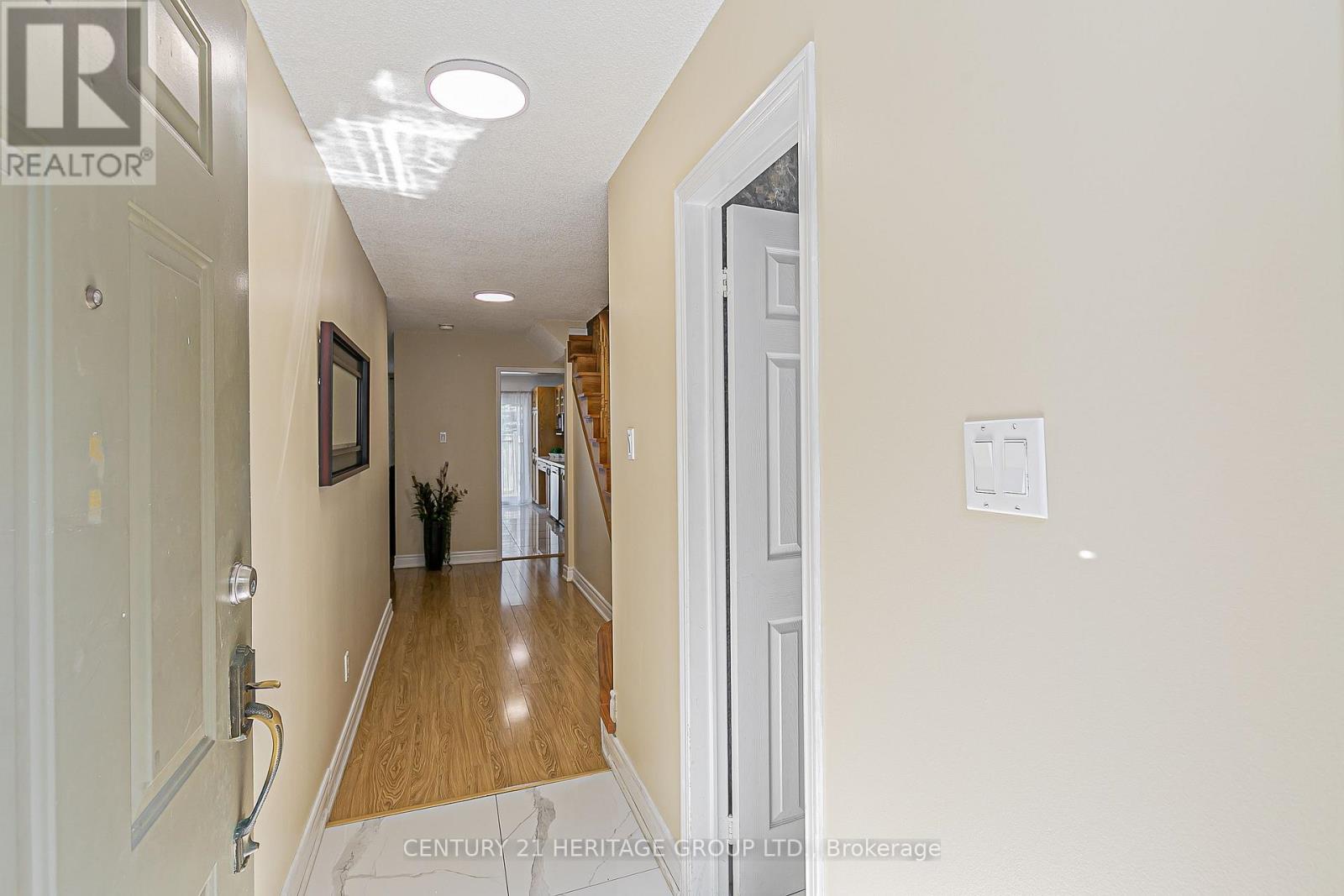 47 - 698 Caradonna Crescent S, Newmarket, Ontario  L3X 1W6 - Photo 3 - N12476799