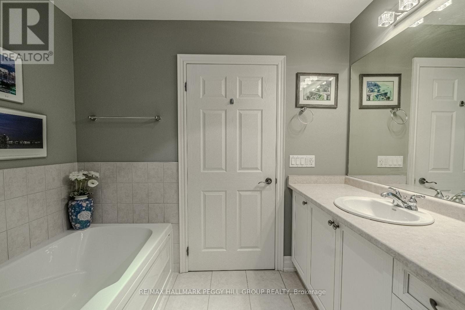 207 - 130 Steamship Bay Road, Gravenhurst (Muskoka (S)), Ontario  P1P 1Z9 - Photo 14 - X12308293