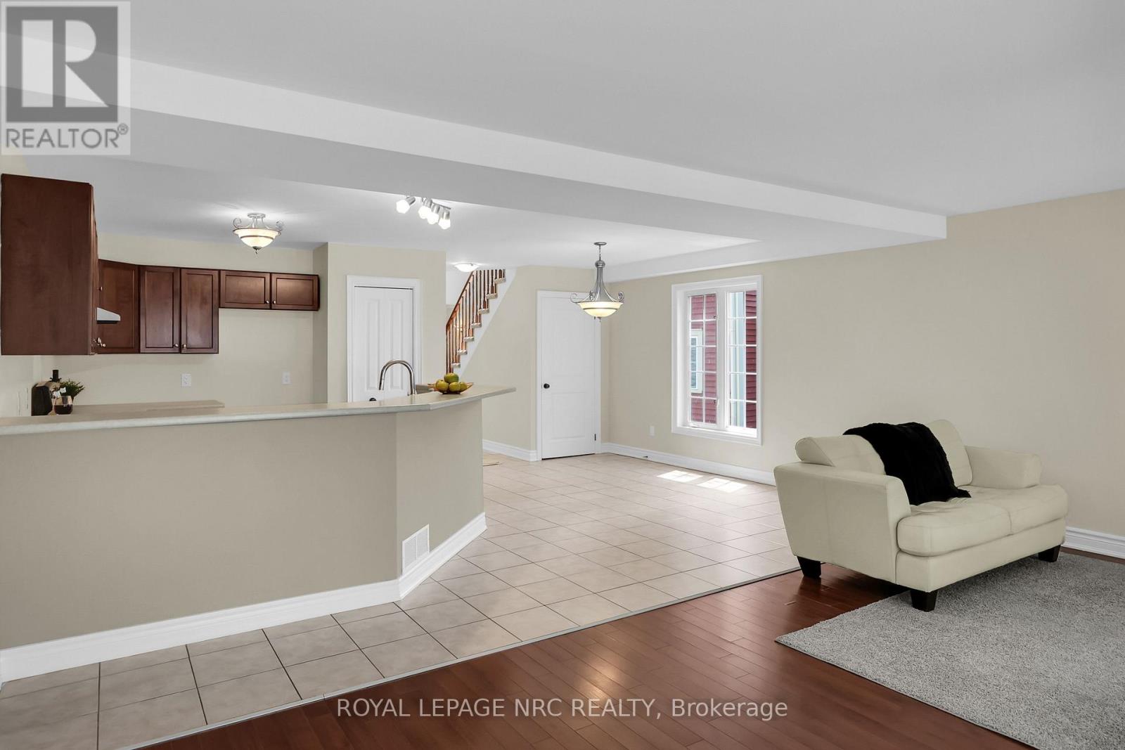 56 Queens Circle, Fort Erie, Ontario  L0S 1B0 - Photo 11 - X12476840