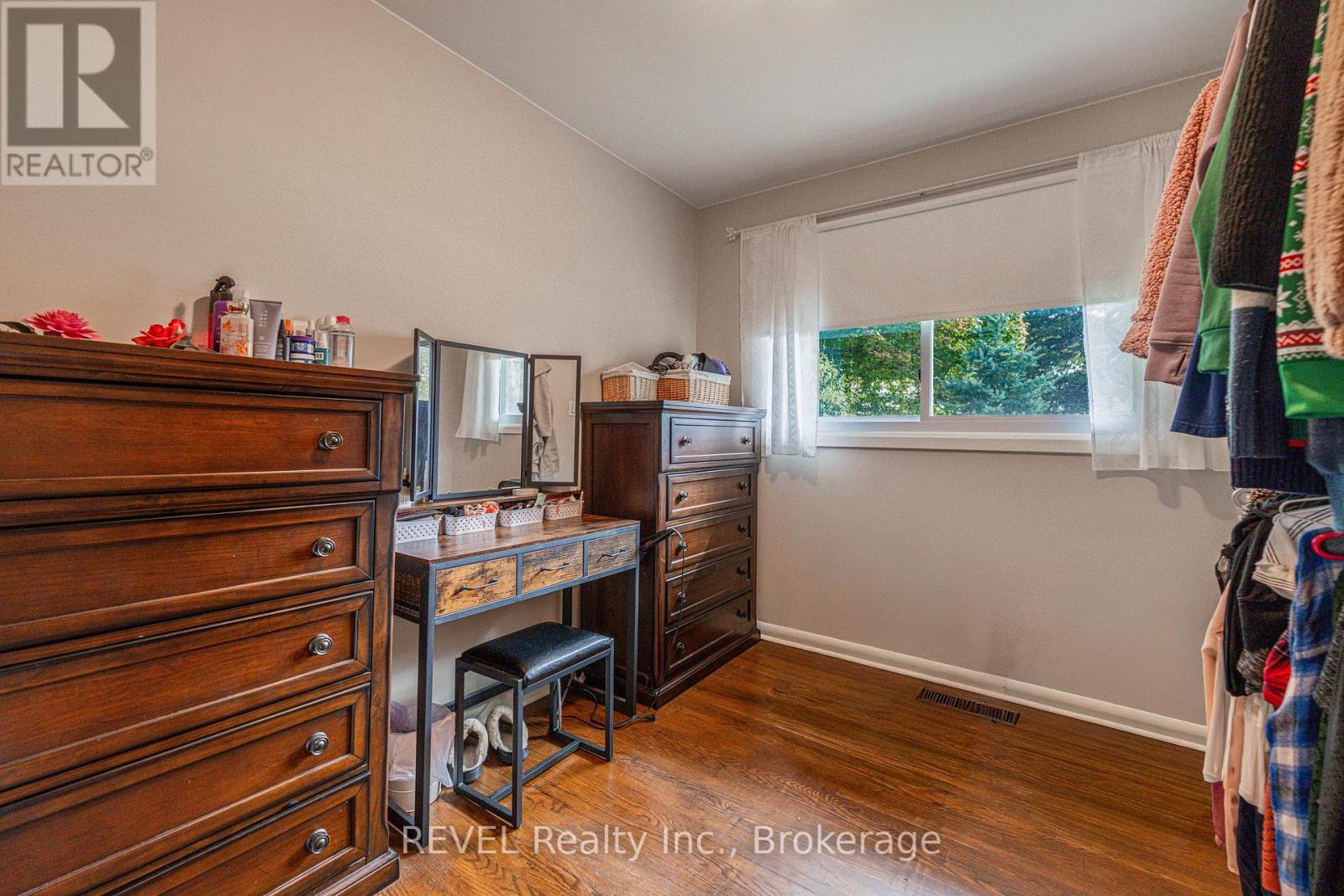 164 Diltz Road, Haldimand, Ontario  N1A 2V8 - Photo 12 - X12476849