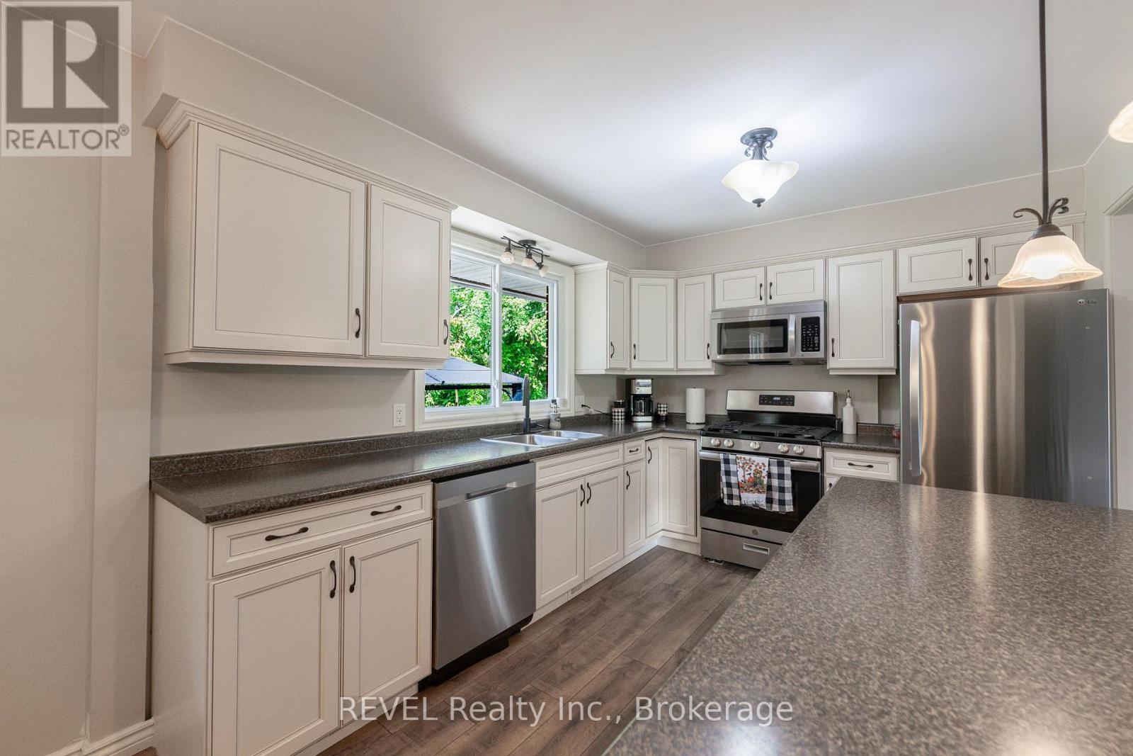 164 Diltz Road, Haldimand, Ontario  N1A 2V8 - Photo 9 - X12476849