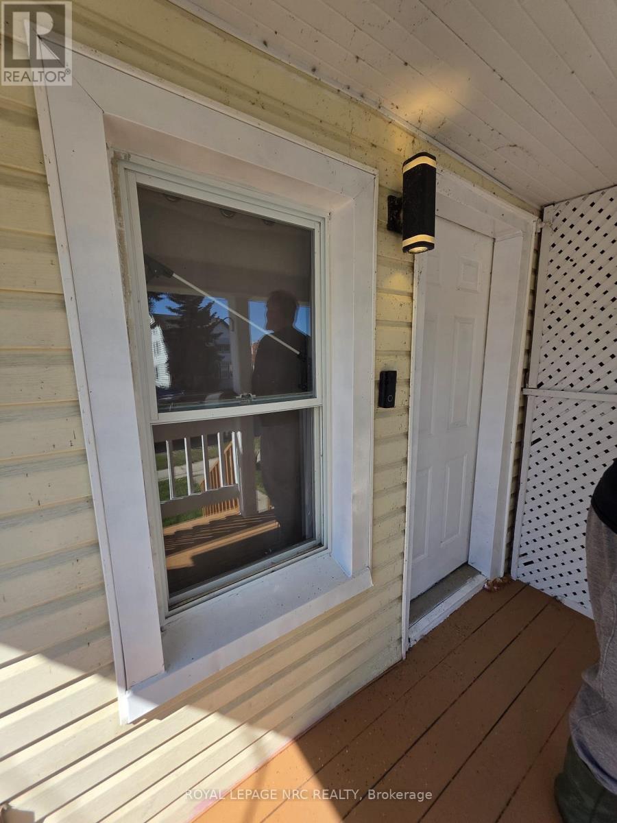 154 Fares Street, Port Colborne, Ontario  L3K 1W2 - Photo 3 - X12476957