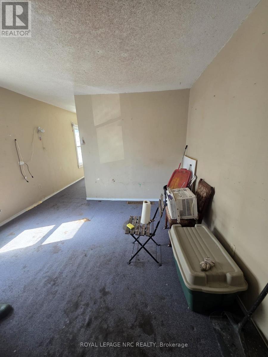 154 Fares Street, Port Colborne, Ontario  L3K 1W2 - Photo 5 - X12476957