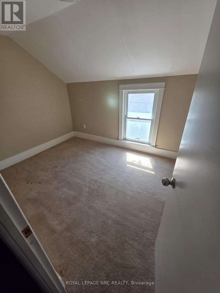 154 Fares Street, Port Colborne, Ontario  L3K 1W2 - Photo 9 - X12476957