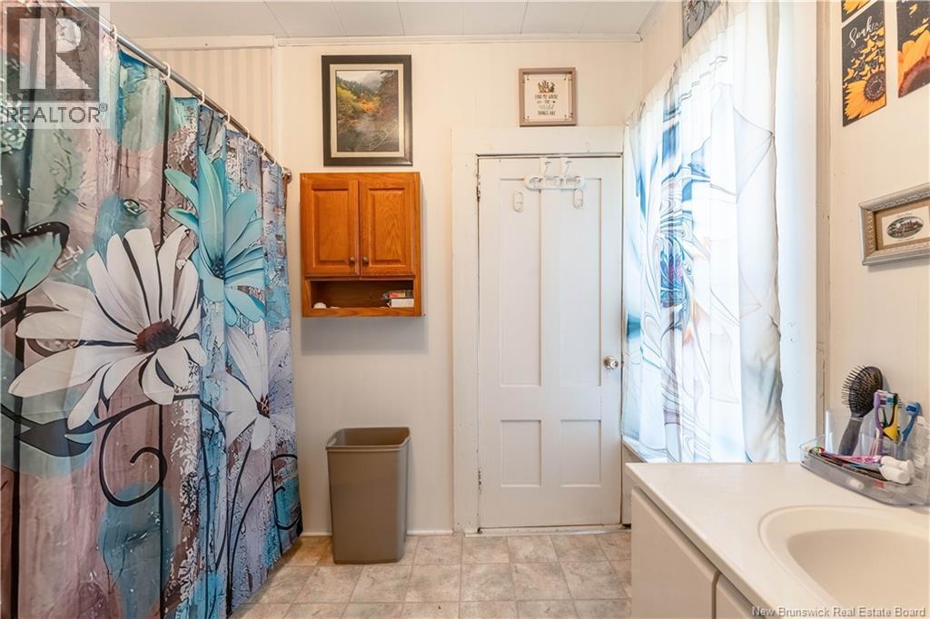 15 Veazey Street, St. Stephen, New Brunswick  E3L 2E8 - Photo 34 - NB128228
