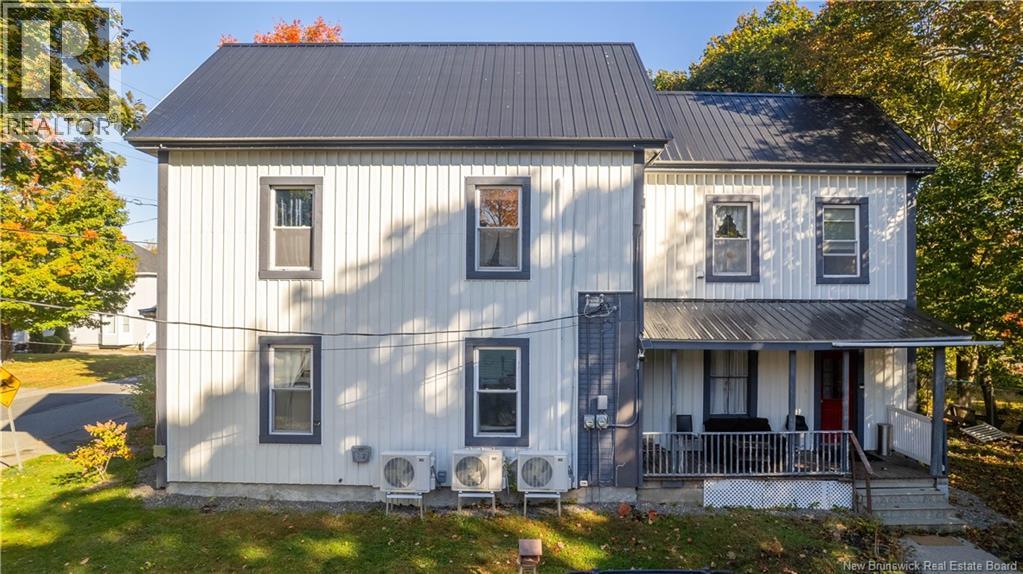 15 Veazey Street, St. Stephen, New Brunswick  E3L 2E8 - Photo 5 - NB128228